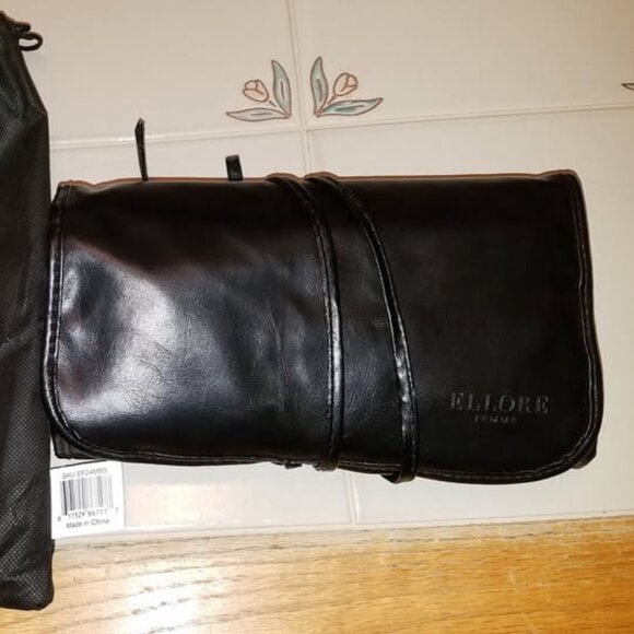 Ellóre Femme 24-Piece Makeup Brush Set - Picture 7 of 9